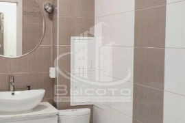 Продается 1-комн. квартира, ул. Азаровская, д. 40к3

