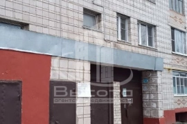 Продается 4-комн. квартира, ул. Про
