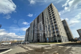3-к. квартира, ул. А. Синявина, д. 1
